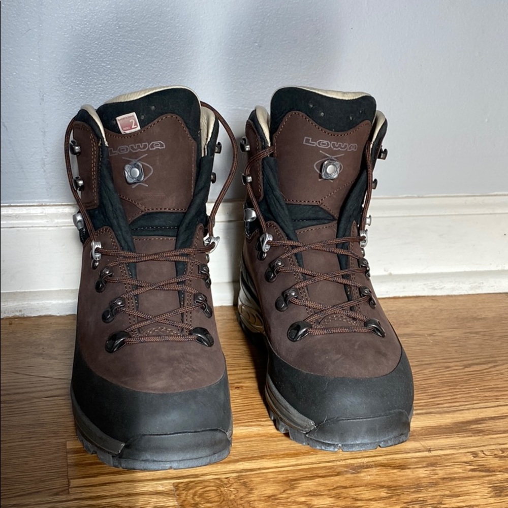 Lowa Baffin Pro NWOB women’s hiking boots size 7